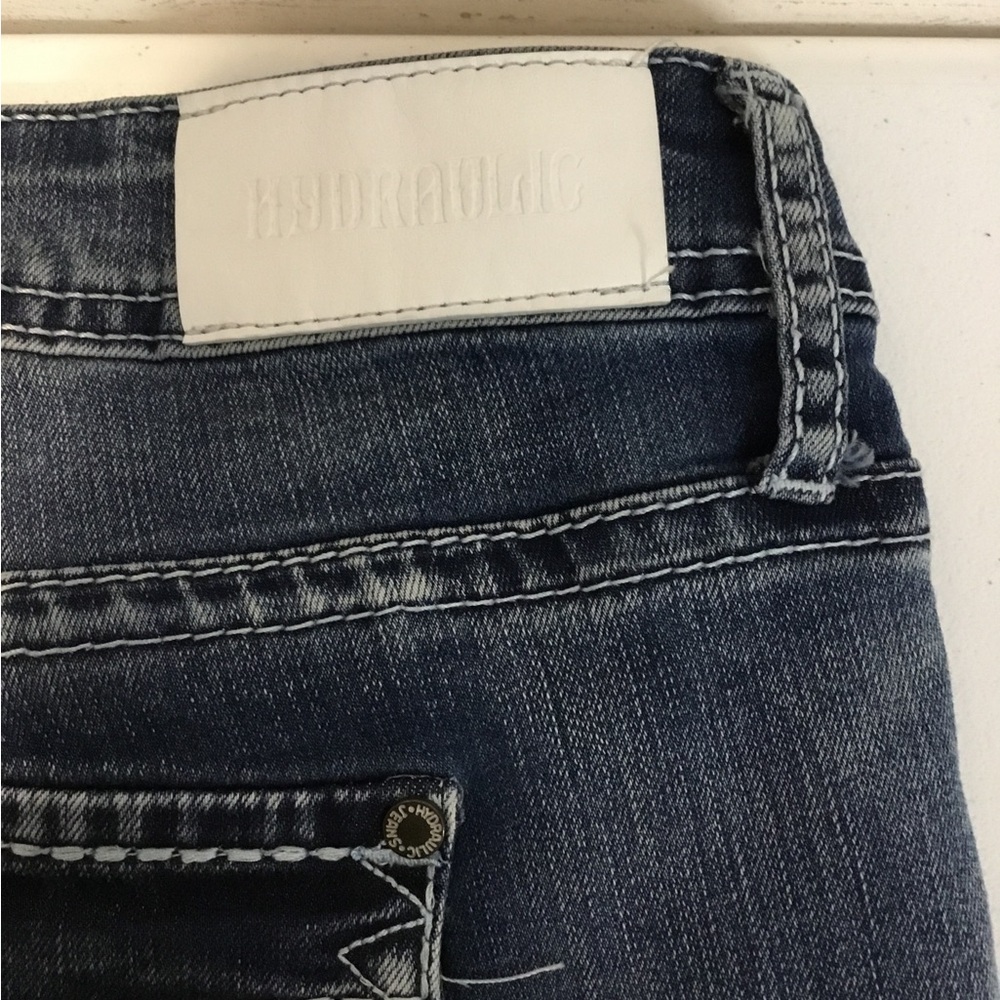 Hydraulic Women's Dark Blue Embroidered Boot Cut Jeans
Size 16W inseam 30” - Picture 8 of 11